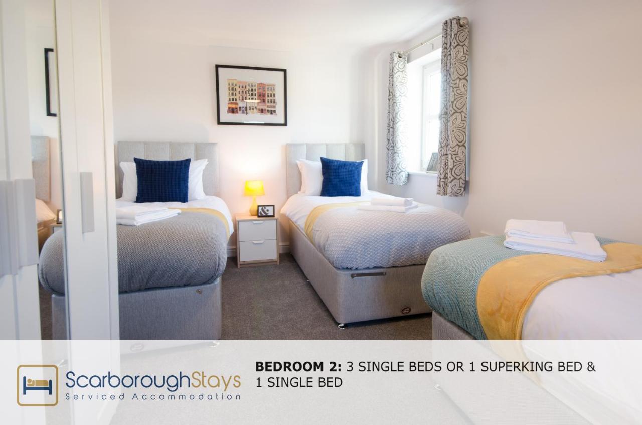 Hibernia Place, 3 Bedroom Townhouse With Patio & Seating Area - Free Parking Scarborough Bagian luar foto