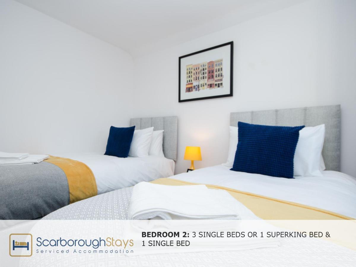 Hibernia Place, 3 Bedroom Townhouse With Patio & Seating Area - Free Parking Scarborough Bagian luar foto