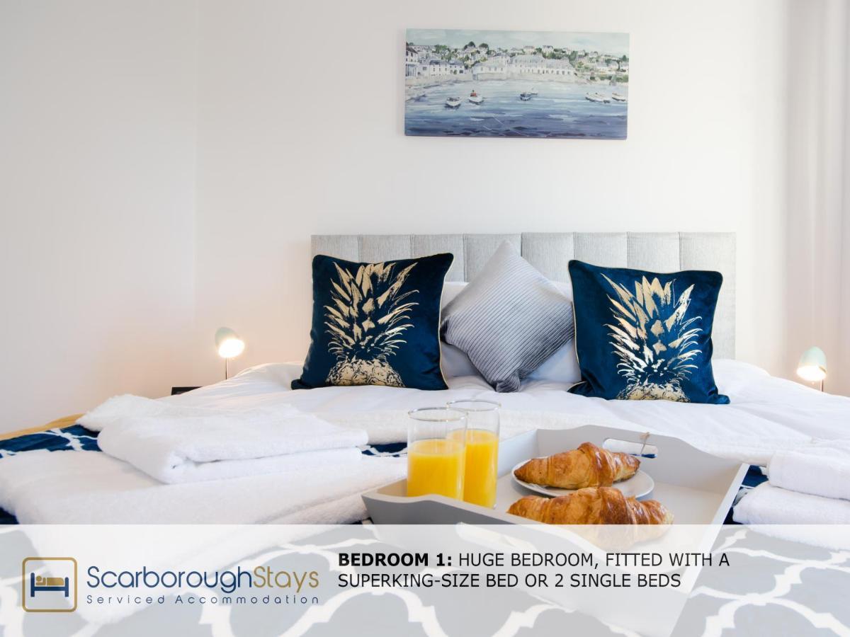 Hibernia Place, 3 Bedroom Townhouse With Patio & Seating Area - Free Parking Scarborough Bagian luar foto