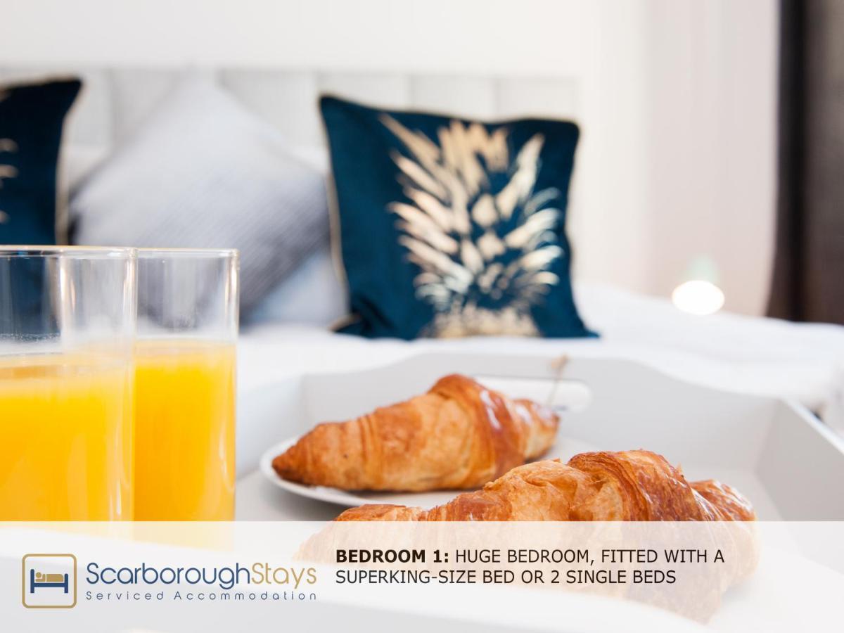 Hibernia Place, 3 Bedroom Townhouse With Patio & Seating Area - Free Parking Scarborough Bagian luar foto